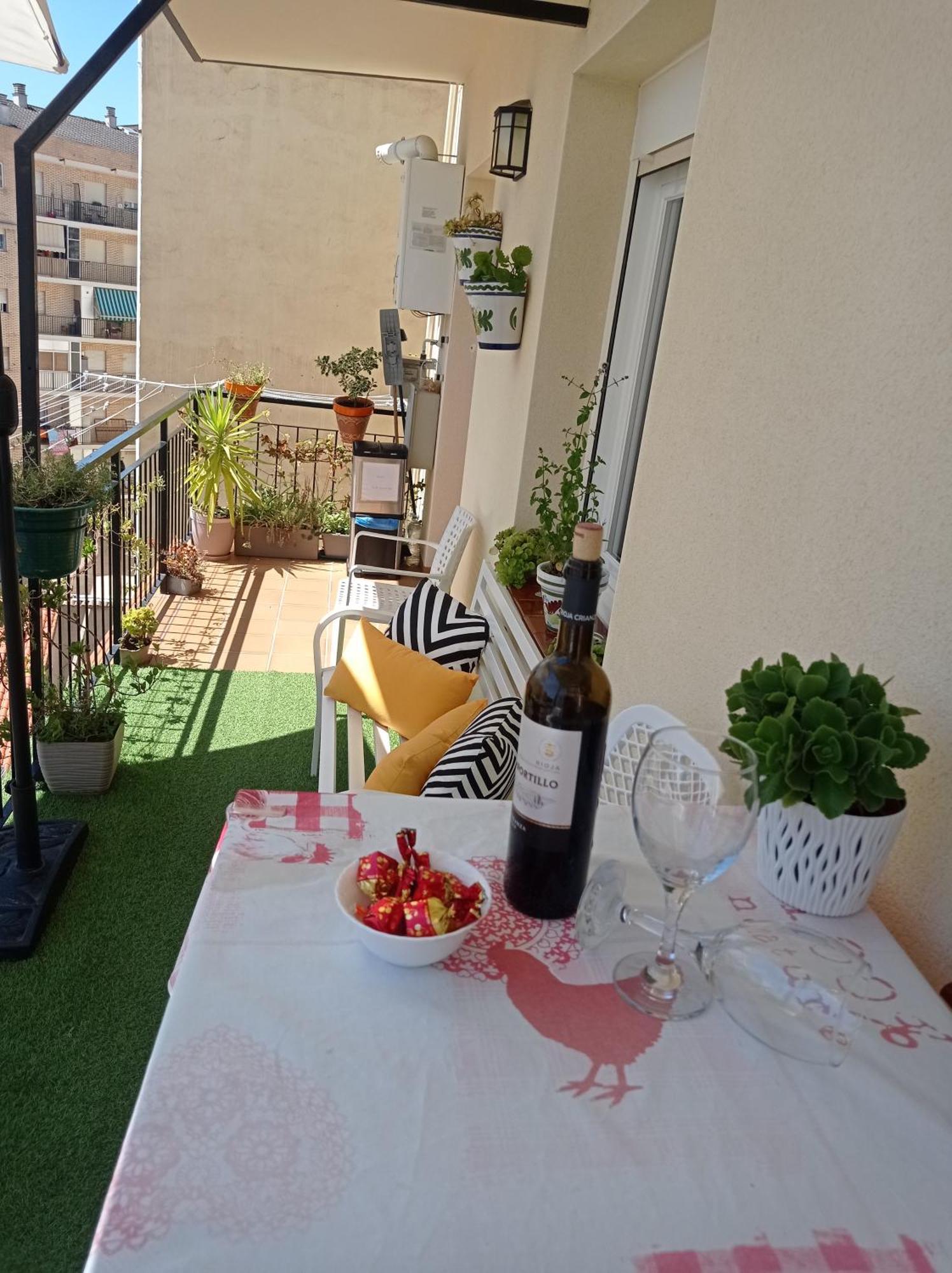 Gonzalo De Berceo 15 Apartment Logrono Luaran gambar